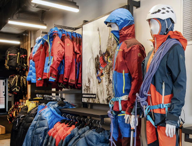 Full Turn Visual | Visual Merchandising & Store Design